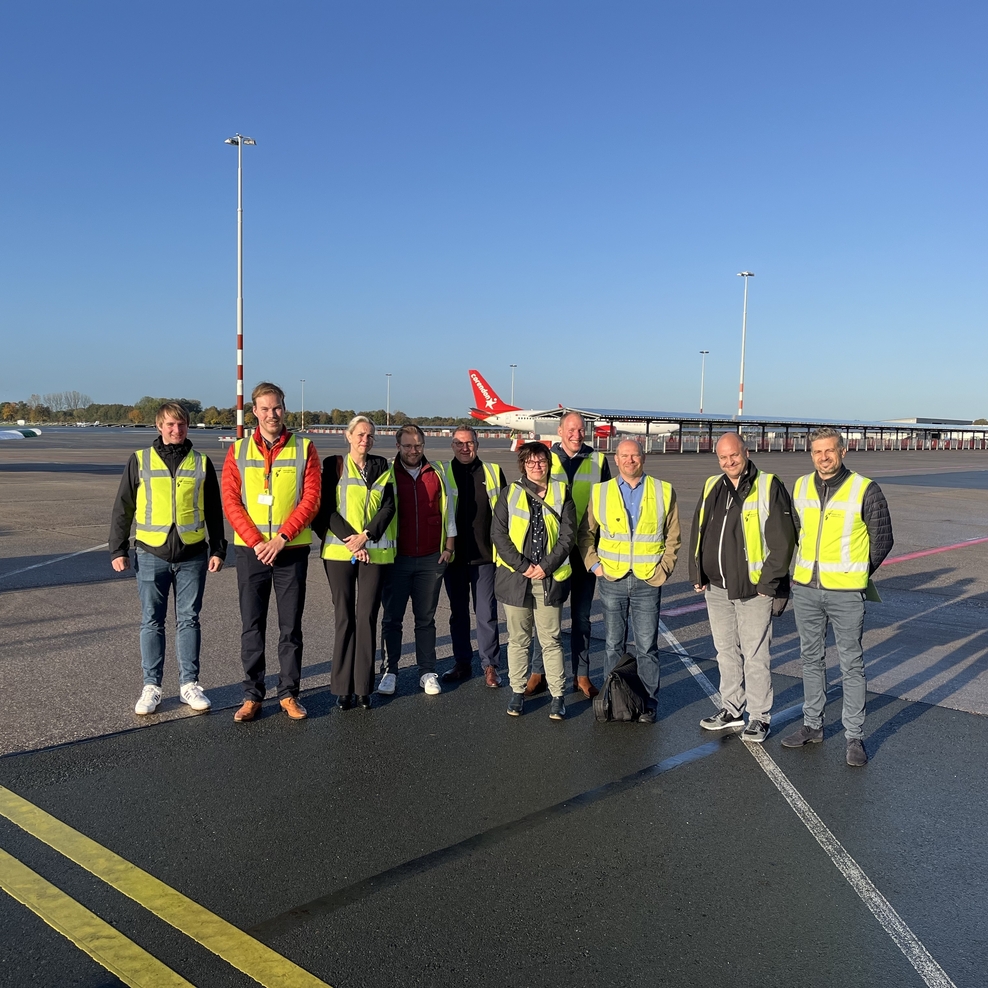 Delegation aus der Region Leine-Weser besucht Groningen Airport Eelde